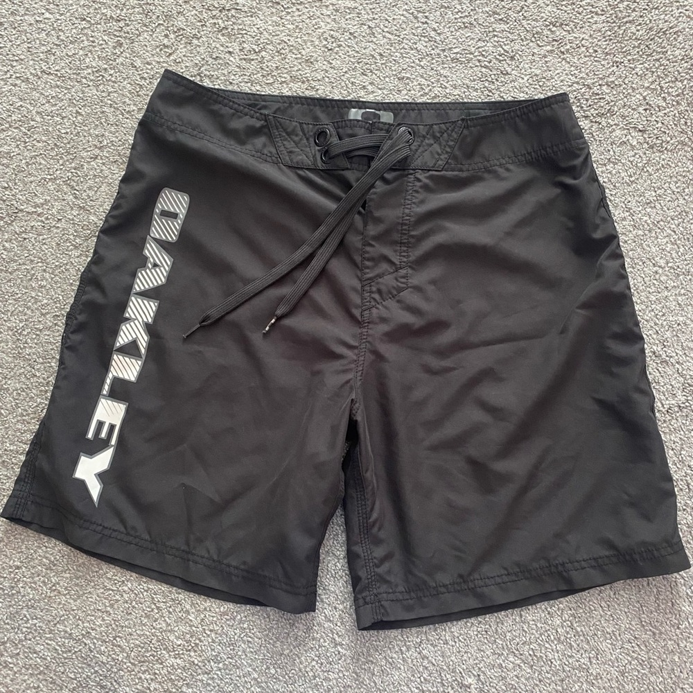Oakley Men’s swim trunks size 32